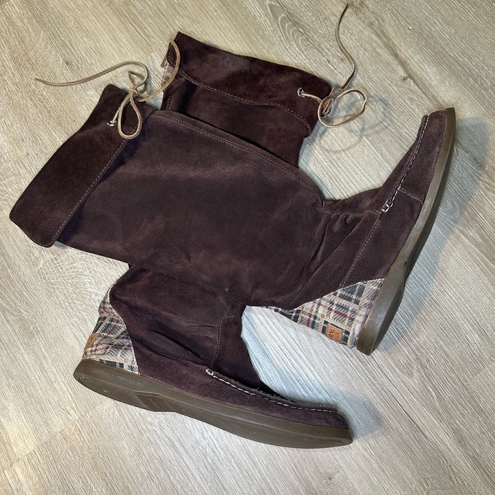 Sperry Suede Moccasin Boots Brown Plaid Lined Pull-On Boots Size 8